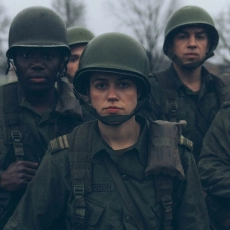 Out Standing (Seule au front)