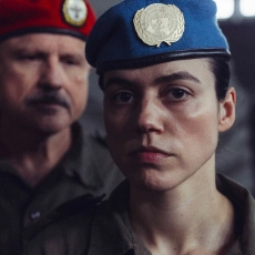 Out Standing (Seule au front)