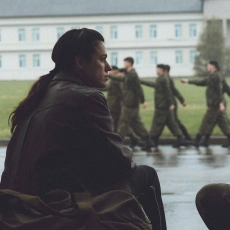 Out Standing (Seule au front)