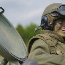 Out Standing (Seule au front)