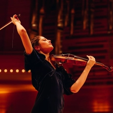 Measures for a Funeral / Mesures funèbres